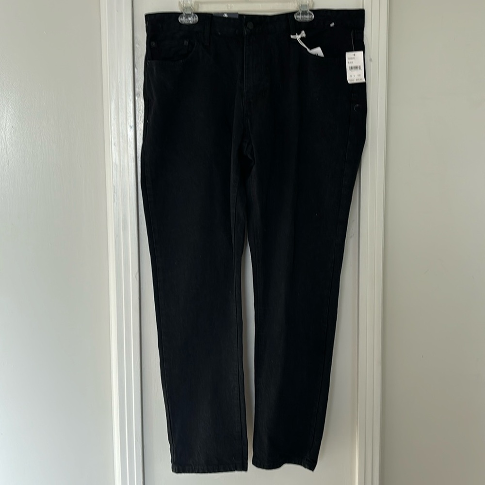 Izod NWT Men’s slim fit jeans size 36 in excellent condition